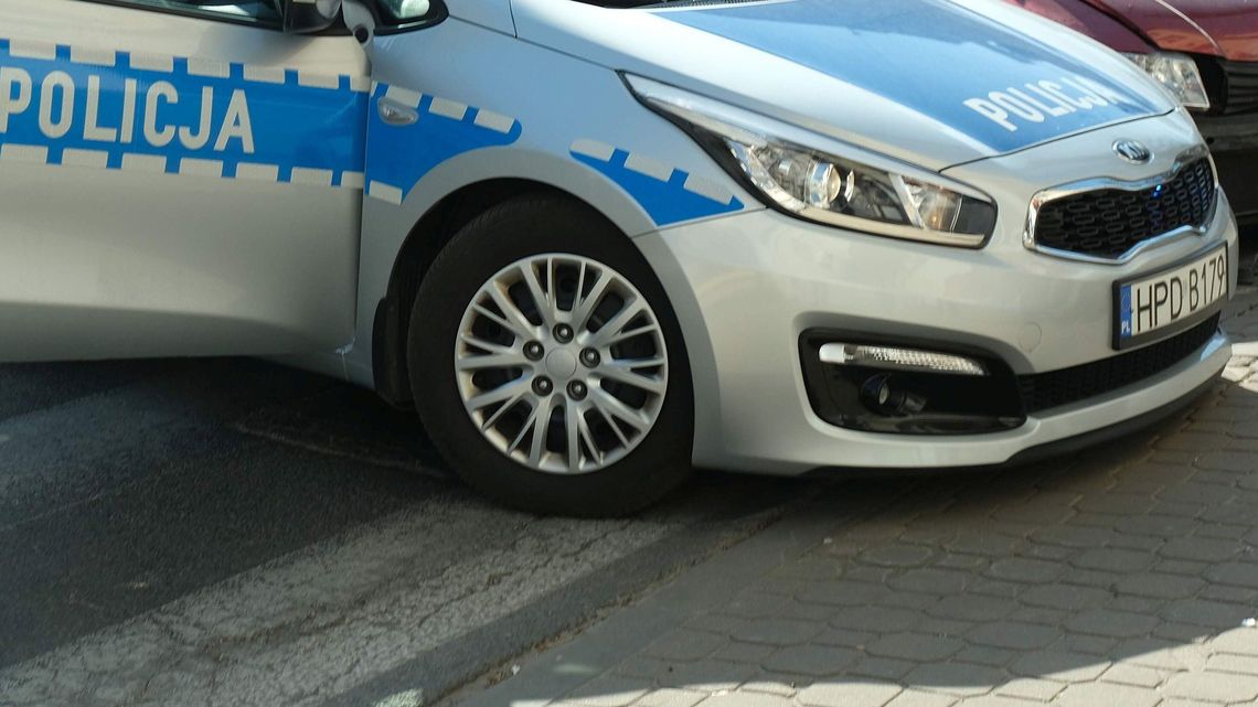 Puławy: 18-latek zaczepiał przechodniów na ulicy. Wyjął z kieszeni nóż Puławy: 18-latek zaczepiał przechodniów na ulicy. Wyjął z kieszeni nóż