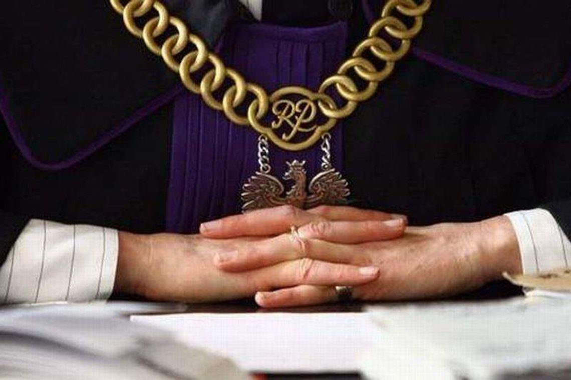 Puławy: Afera sprzed lat daje w kość dyrektorce