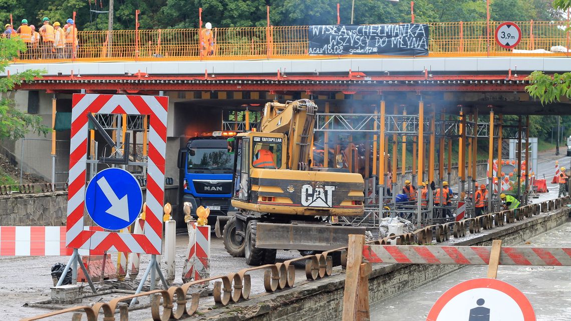 Puławy: Droga pod wiaduktem już przejezdna