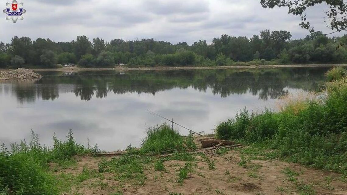 Puławy. Dryfujące zwłoki zauważył wędkarz, więcej faktów Puławy. Dryfujące zwłoki zauważył wędkarz, więcej faktów