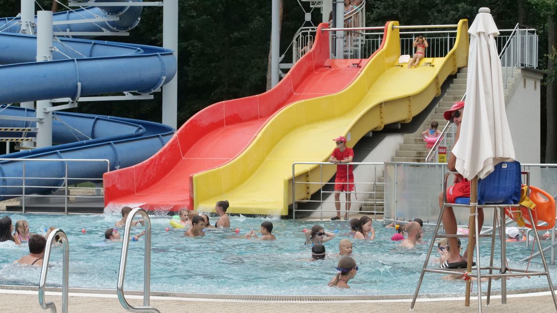 Puławy. Jeden basen oblężony, drugi zamknięty bo jest pandemia