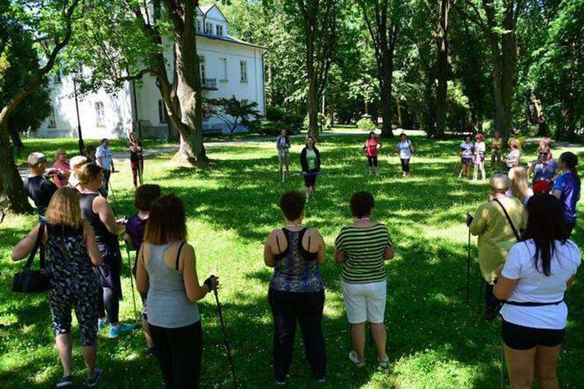 Puławy: Kijki i fitness. Trenuj w grupie