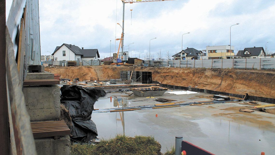 Puławy: Kolejny blok mieszkalny powstaje przy ulicy Kopernika