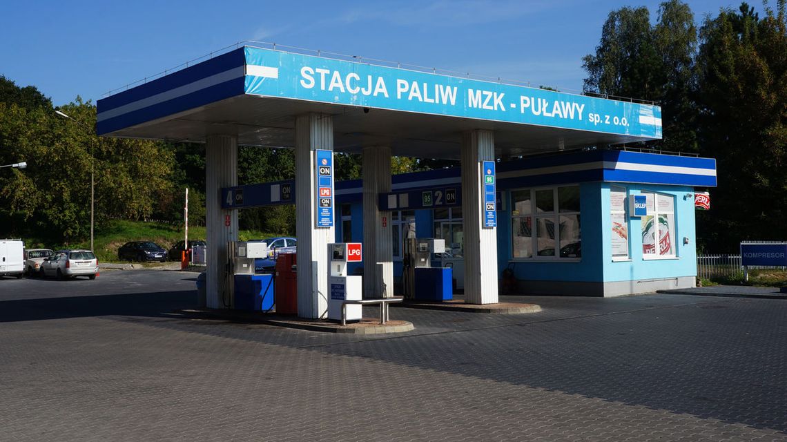 Puławy: Mało pracowników, tankujemy krócej