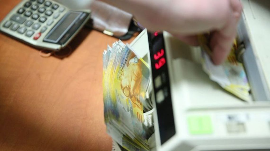 Puławy: Mężczyzna podejrzany o napad na kantor i serię włamań aresztowany