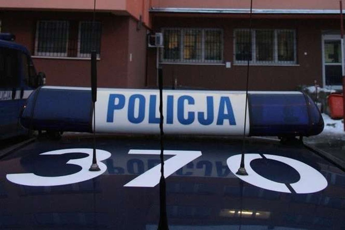 Puławy: Napadli, pobili i zabrali e-papierosy