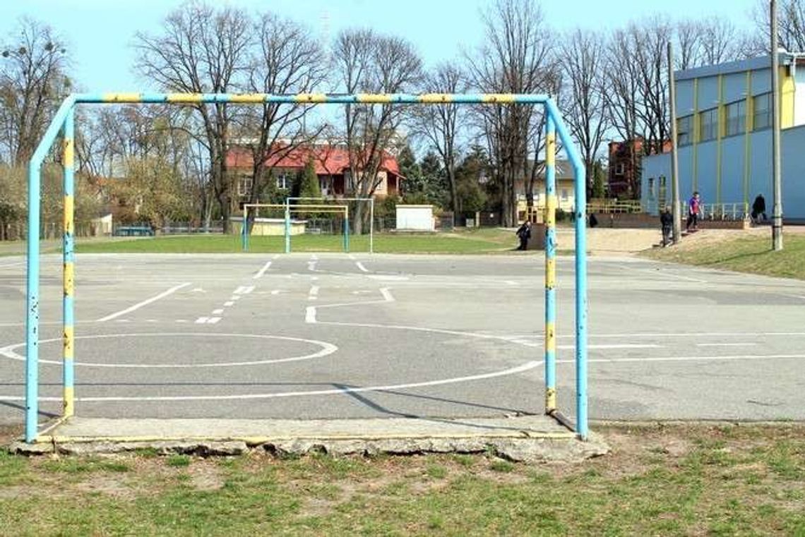 Puławy: Nowe boiska dla szkoły