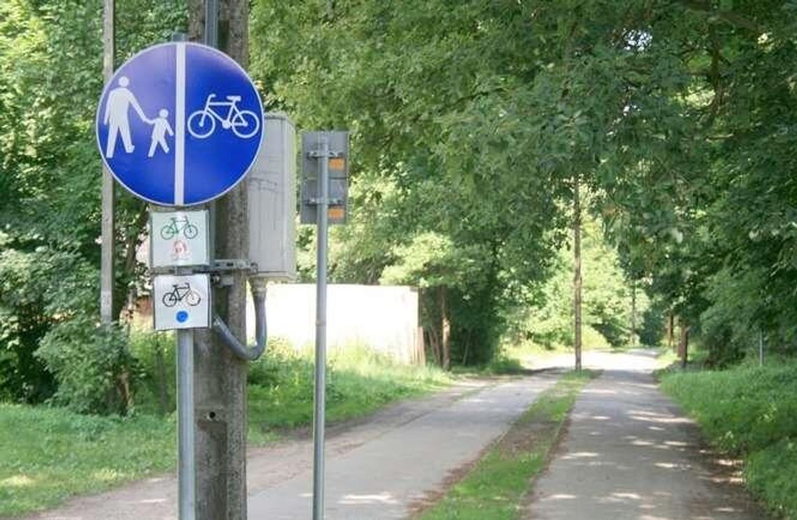 Puławy: Nowy asfalt na ścieżce od ul. Prusa do ul. Długiej