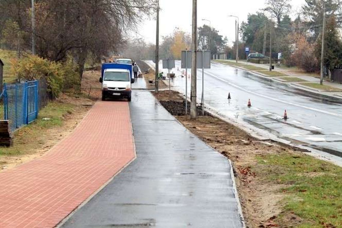 Puławy: Nowy chodnik prawie gotowy