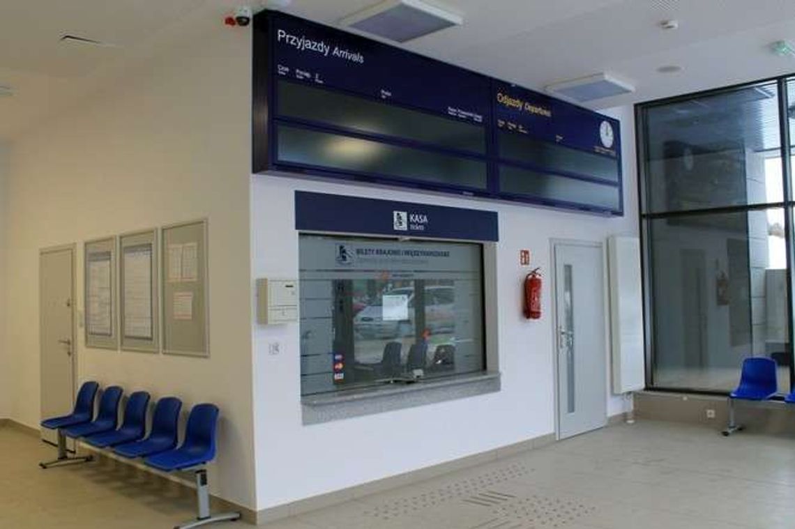 Puławy: Nowy dworzec już jest, ale kasa biletowa zamknięta