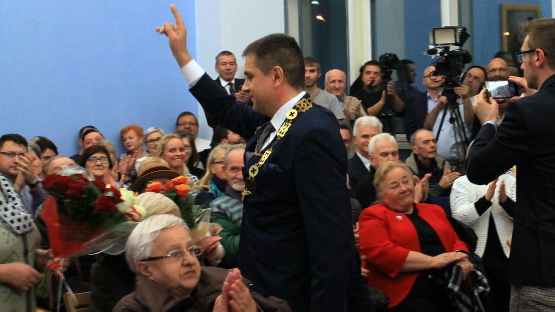 Puławy: Paweł Maj zaprzysiężony, Bożena Krygier pozostaje przewodniczącą [zdjęcia]