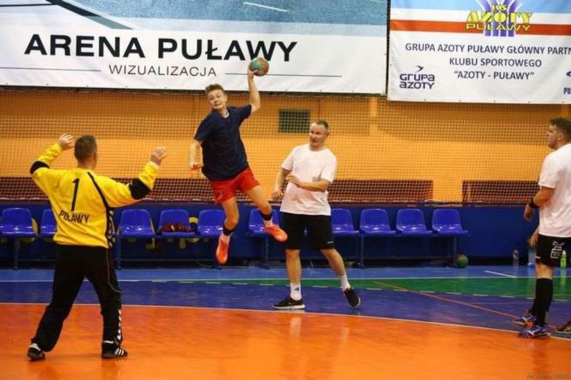 Puławy: Piłkarze ręczni zarażają radością Puławy: Piłkarze ręczni zarażają radością