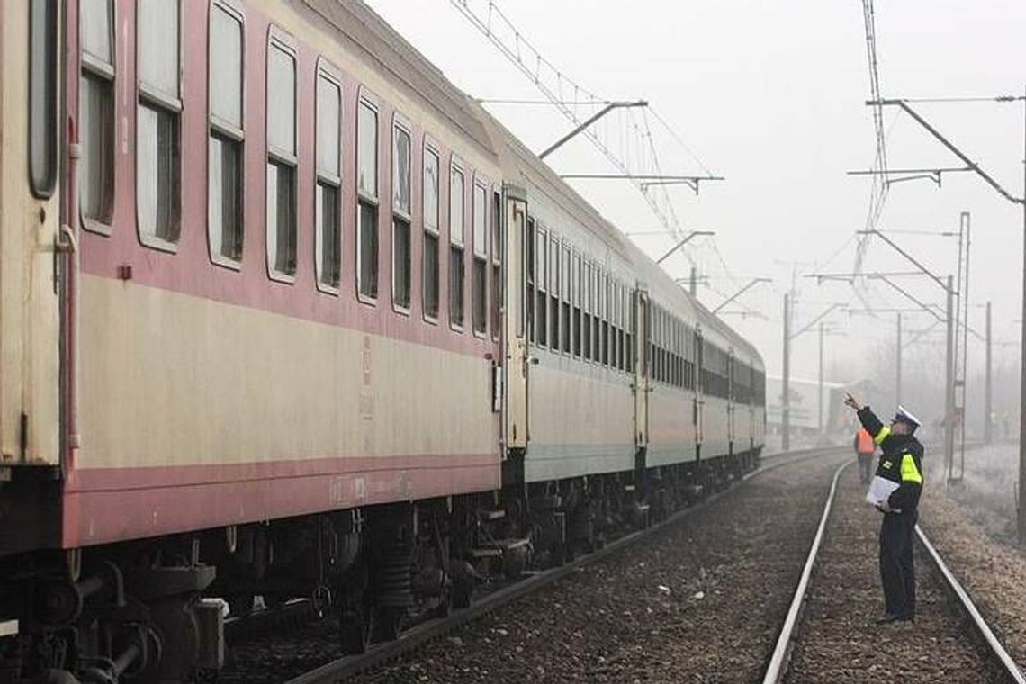 Puławy: Pociąg śmiertelnie potrącił mężczyznę 