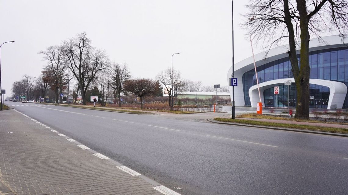 Puławy: Poprawią dojazd do nowej hali. Na dwa sposoby Puławy: Poprawią dojazd do nowej hali. Na dwa sposoby