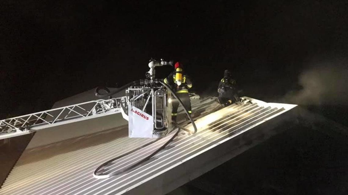 Puławy: Pożar wędzarni i magazynu. Ogień zauważył taksówkarz