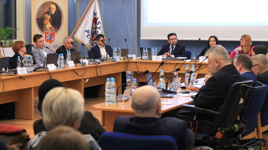 Puławy: Radni przeciw ideologii LGBT. "Zrobimy wszystko, by do szkół nie mieli wstępu gorszyciele"