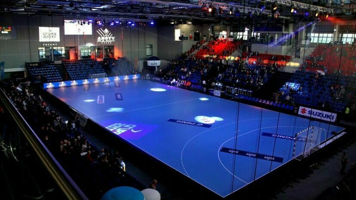 Puławy: Są chętni do budowy 10-metrowego pylonu przed halą Puławy: Są chętni do budowy 10-metrowego pylonu przed halą