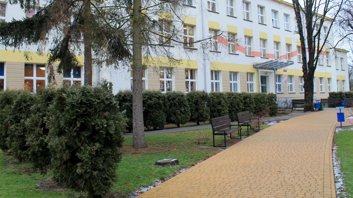 Puławy: Sala gimnastyczna w SP nr 2 do remontu Puławy: Sala gimnastyczna w SP nr 2 do remontu