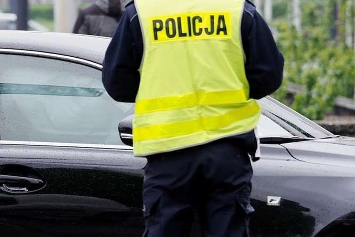 Puławy: Skakał po samochodach, powód miał kuriozalny