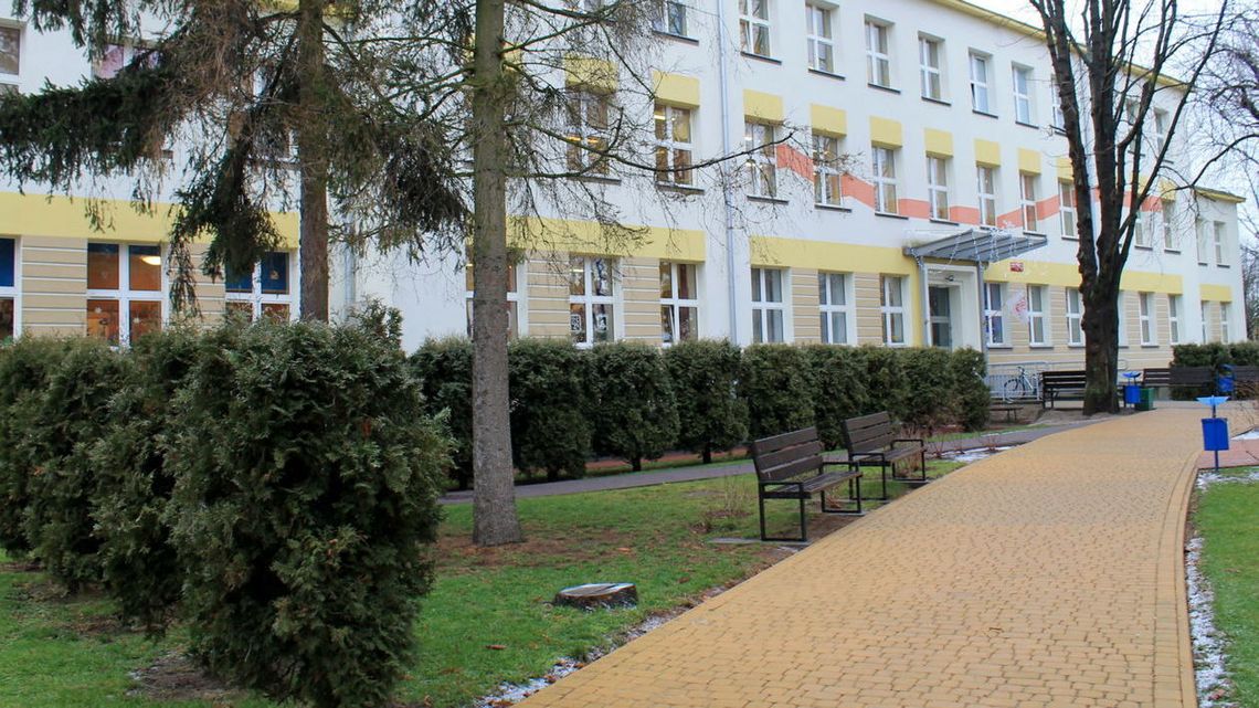 Puławy. Skarga na dyrektorkę "dwójki" wycofana. Doszło do porozumienia?