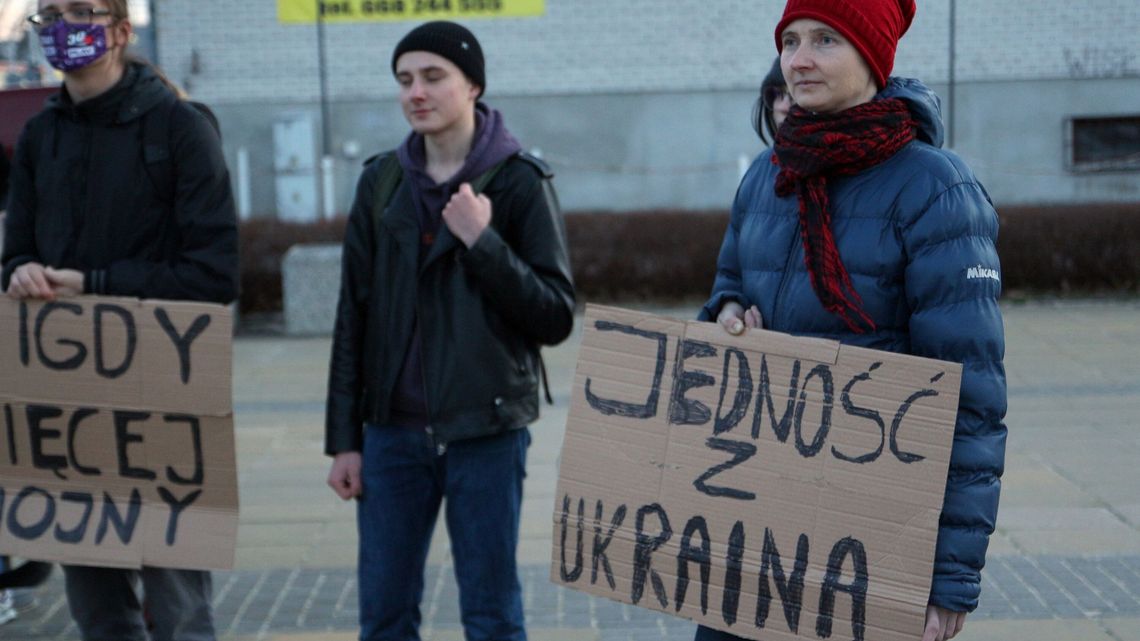 Puławy: Solidarni z Ukrainą. Przeciw rosyjskiej agresji [zdjęcia]