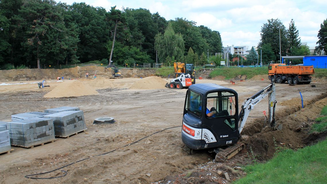 Puławy: Starego boiska już nie ma, budują nowe