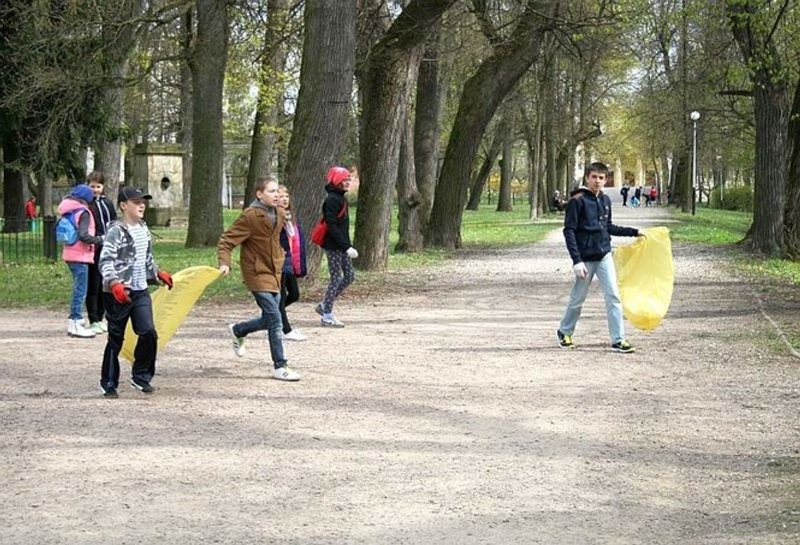 Puławy: Uczniowie posprzątają miasto Puławy: Uczniowie posprzątają miasto