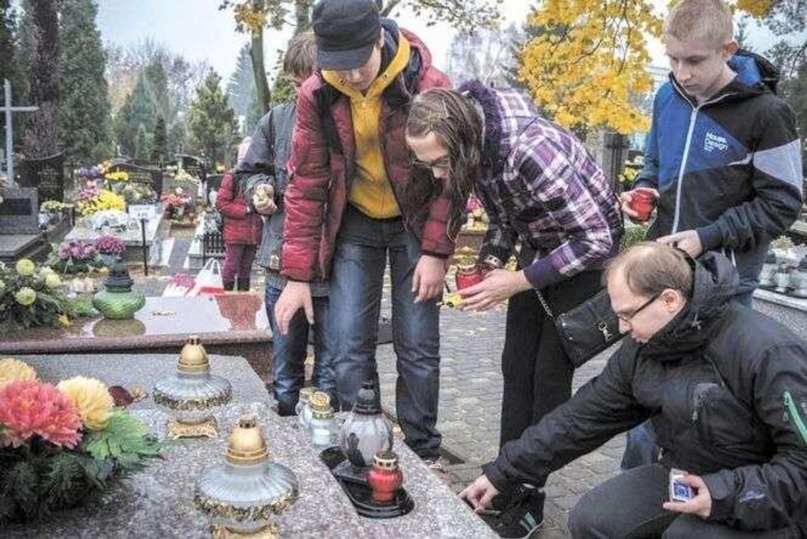 Puławy: Zapalą znicze, przypomną bohaterów