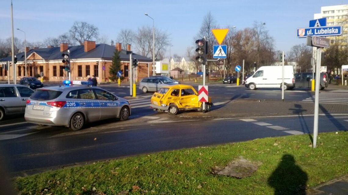 Puławy: Zderzenie na skrzyżowaniu. Kobieta w szpitalu