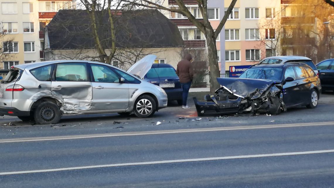 Puławy: Zderzenie samochodów na ul. Piaskowej