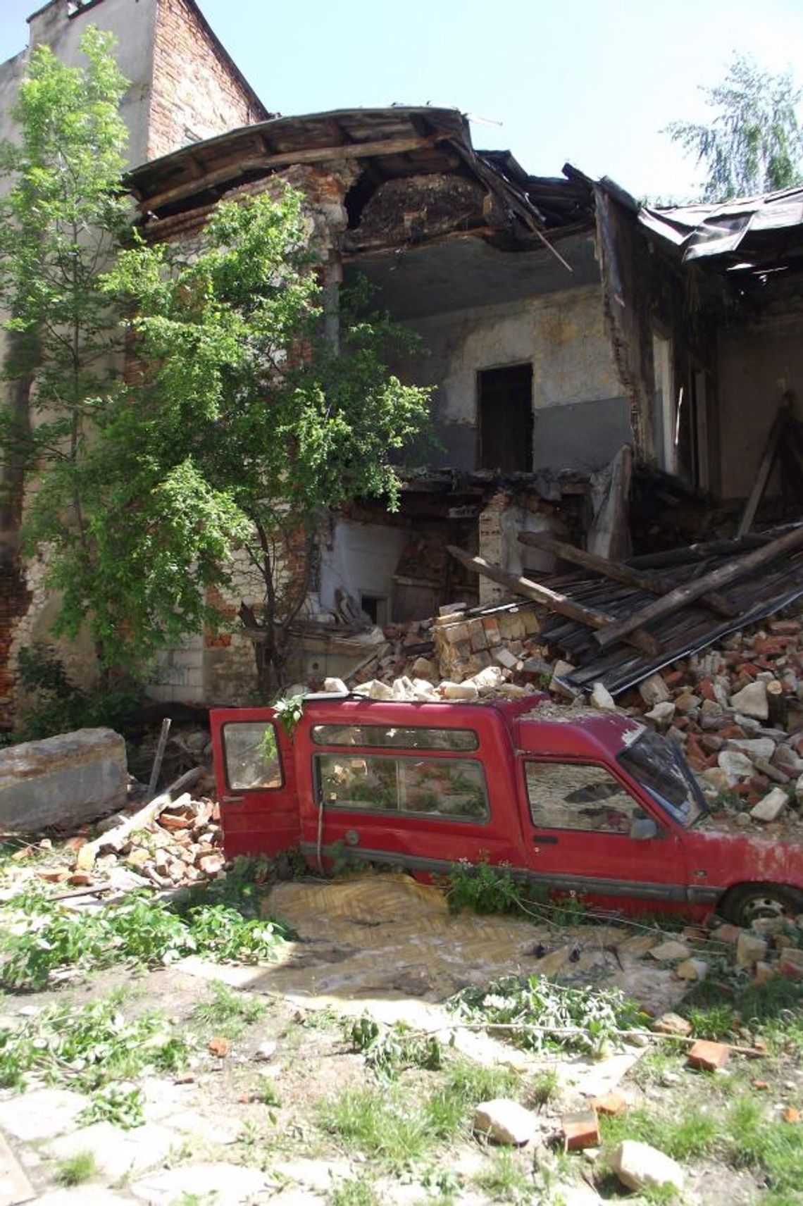 Pustostan w Chełmie legł w gruzach 