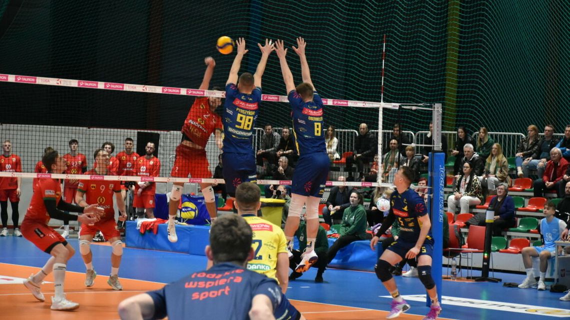 PZL Leonardo Avia z Lechią dwa razy na minus PZL Leonardo Avia z Lechią dwa razy na minus