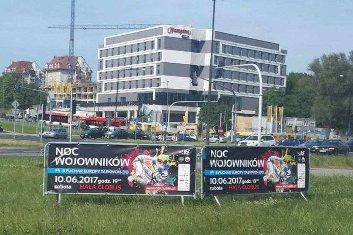 Rada Kultury Przestrzeni przeciwko "płotkom reklamowym". Ratusz odpowiada Rada Kultury Przestrzeni przeciwko "płotkom reklamowym". Ratusz odpowiada