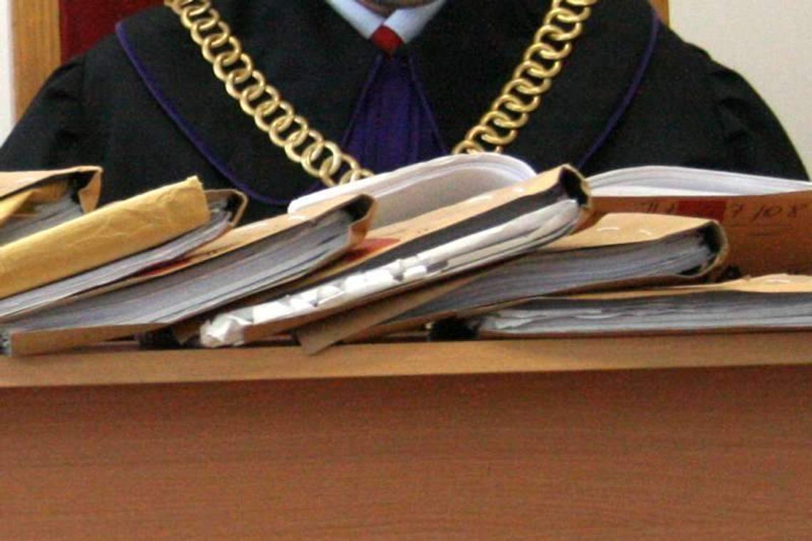 Radca chciał przekupić urzędnika skarbówki? Znowu zachorował, proces nie ruszył