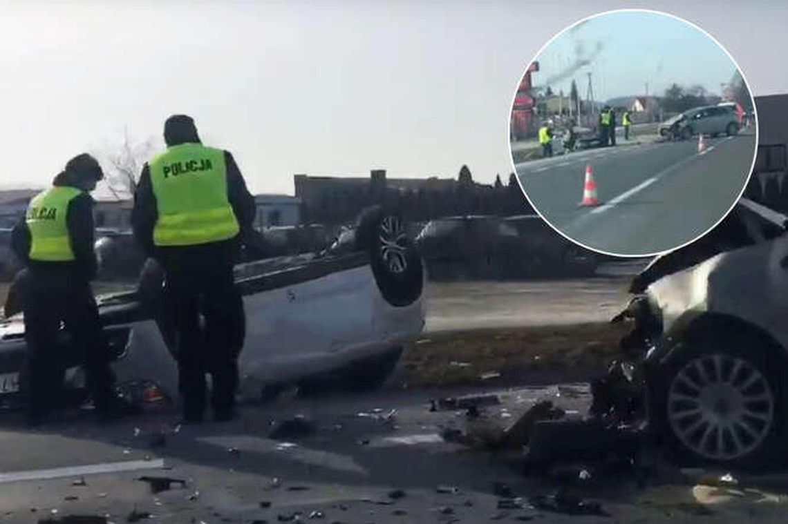 Radiowóz wymusił pierwszeństwo, doszło do wypadku. Mitsubishi dachowało [wideo]