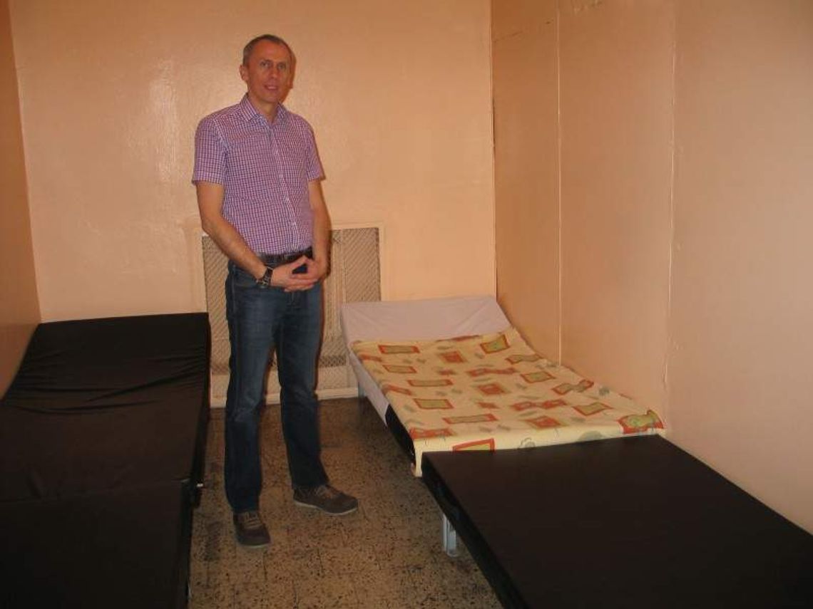 Radna chce żeby pijanych do izby wprowadzać tylnym wejściem. "Żenujące widoki"