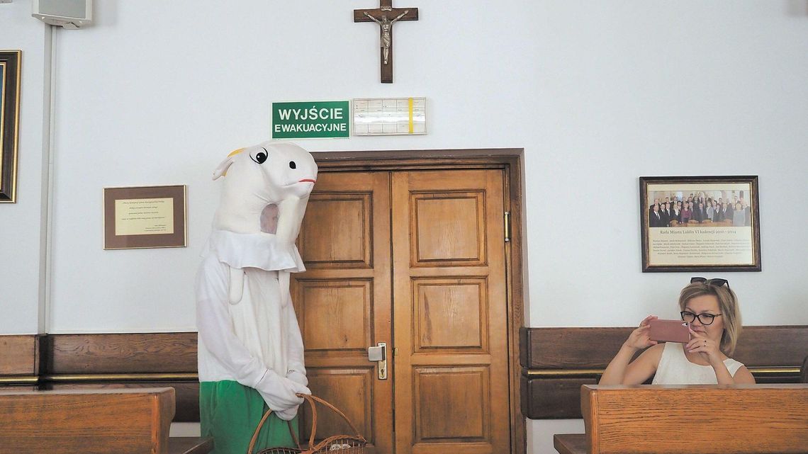 Radna chce zmian na sesji rady miasta. Drzwi nie będą otwarte dla każdego