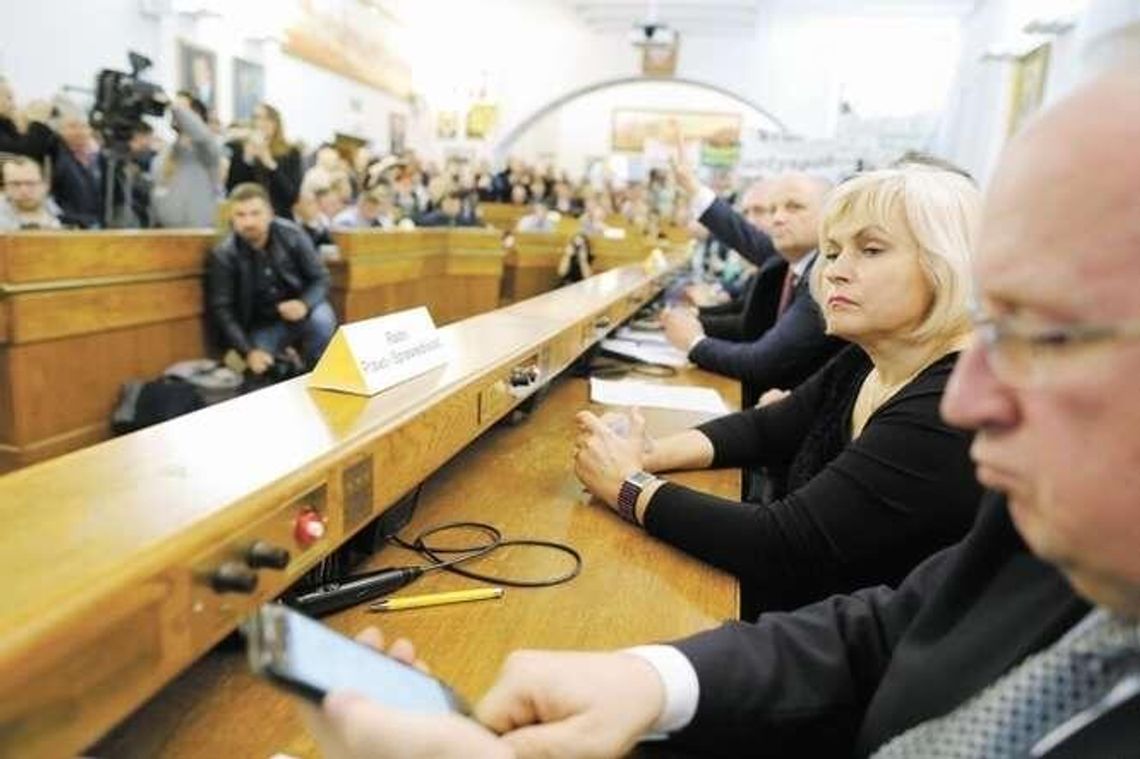 Radna PiS dostała pracę w inspektoracie, który podlega wojewodzie. Bez konkursu. Kto jeszcze?