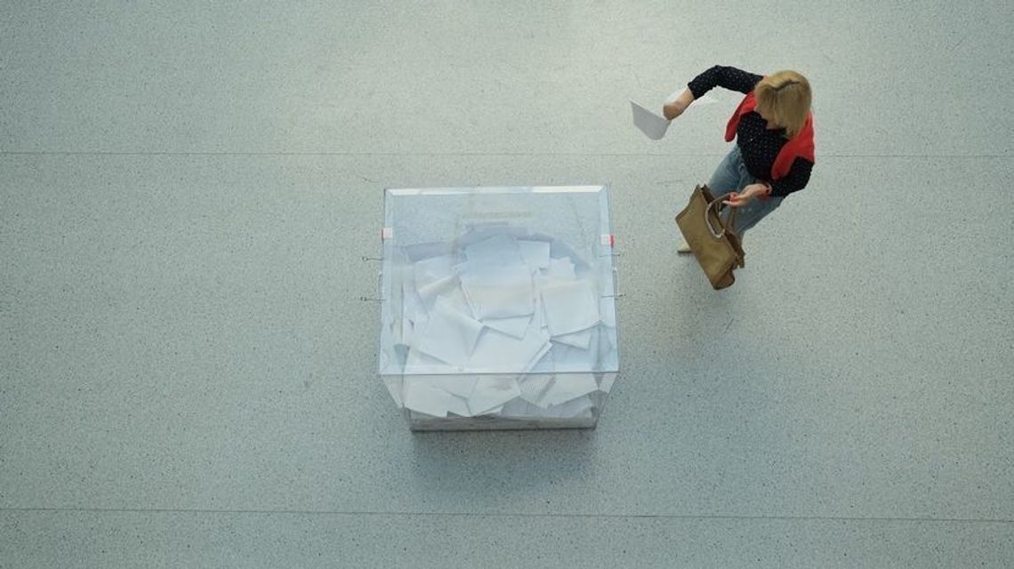 Radna PiS „pomogła” głosować staruszce. „Dla mnie to wygląda podejrzanie" 