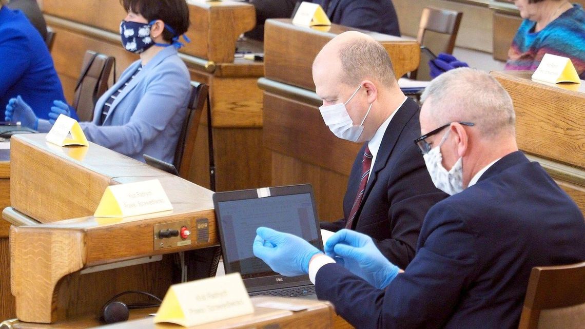 Radni będą mogli głosować z domów. Szykują pierwszą w historii zdalną sesję Rady Miasta Lublin