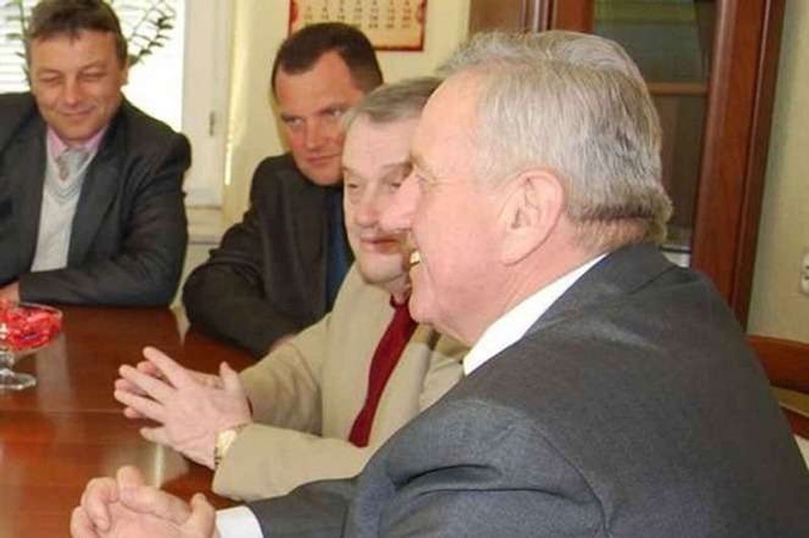 Radni chcą odwołać starostę. On odpowiada: "Te zarzuty to hucpa!"