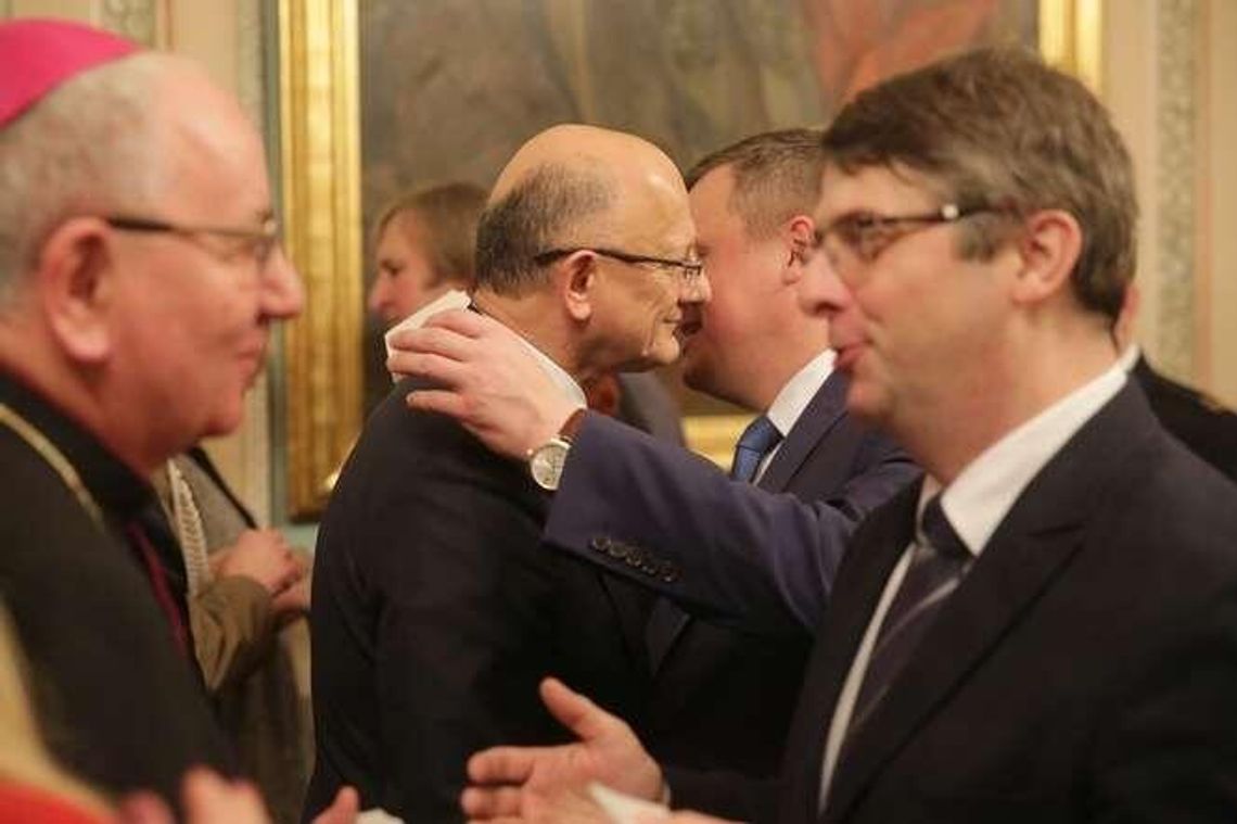 Radni i prezydent połamali się opłatkiem w Trybunale Koronnym