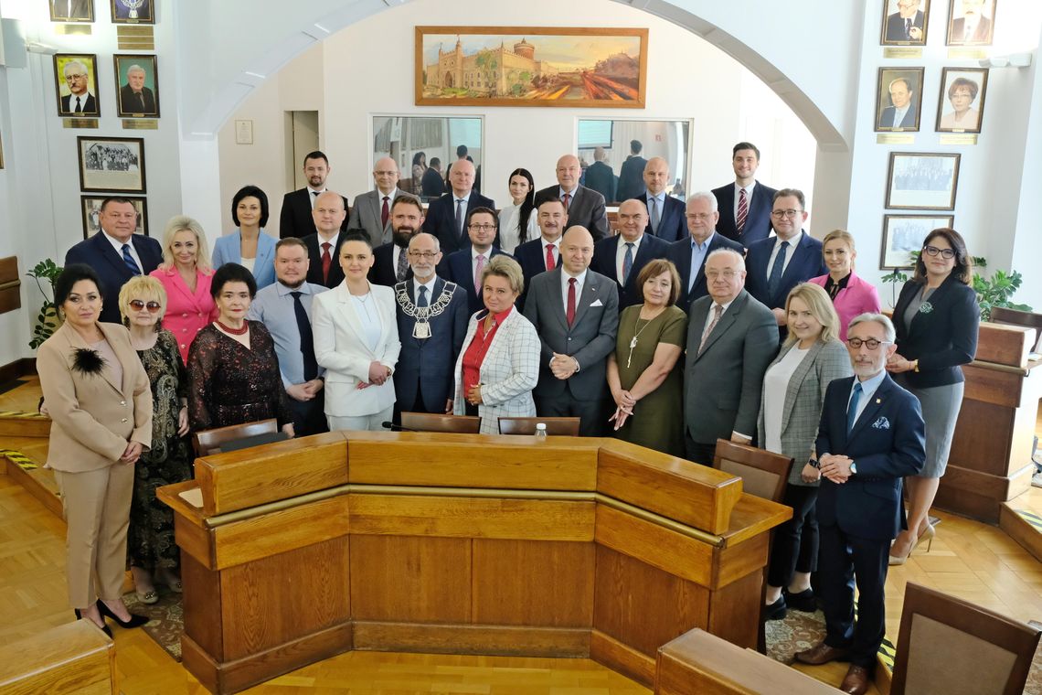 Lubelscy radni pokazali swoje konta, hipoteki i garaże. Niektórym można pozazdrościć Lubelscy radni pokazali swoje konta, hipoteki i garaże. Niektórym można pozazdrościć