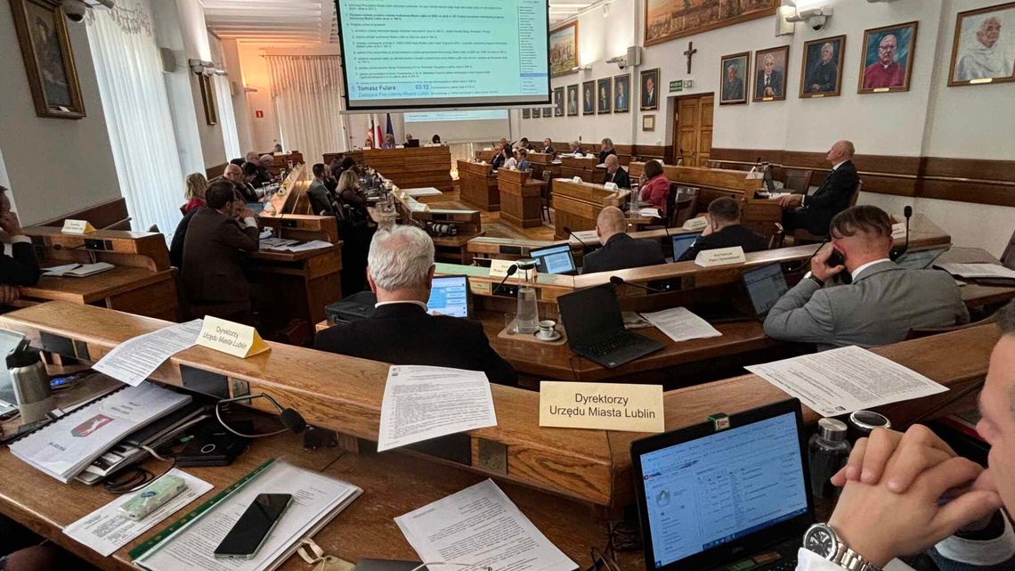 Radni na „tak”. Dwie podstawówki i jedno liceum przed dużymi zmianami Radni na „tak”. Dwie podstawówki i jedno liceum przed dużymi zmianami