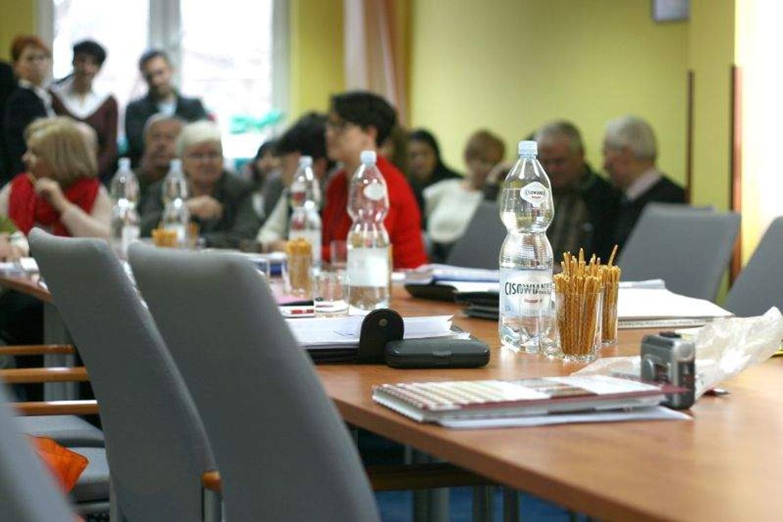 Radni o krok od kompromitacji. Poszło o wynagrodzenie wójta