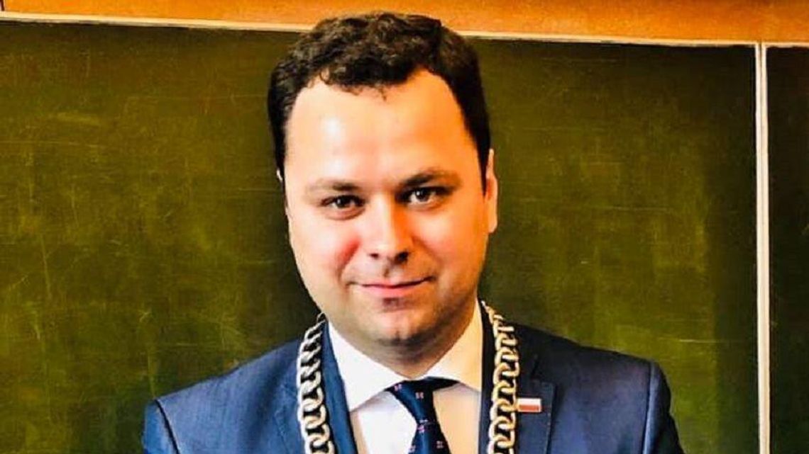 Radni PiS chcą odwołać wiceprzewodniczącego rady powiatu bialskiego. Poszło o wpisy na Facebooku Radni PiS chcą odwołać wiceprzewodniczącego rady powiatu bialskiego. Poszło o wpisy na Facebooku