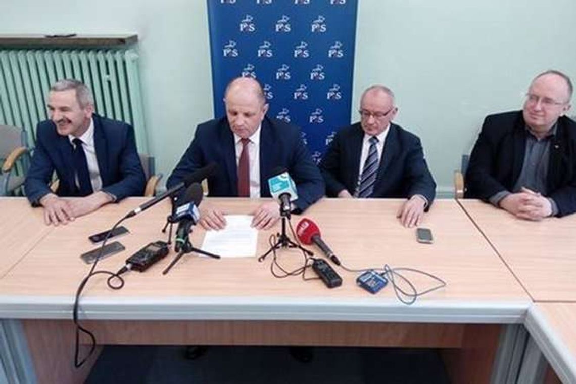 Radni PiS chcieli nadzwyczajnej sesji Rady Miasta. Będzie we wtorek Radni PiS chcieli nadzwyczajnej sesji Rady Miasta. Będzie we wtorek