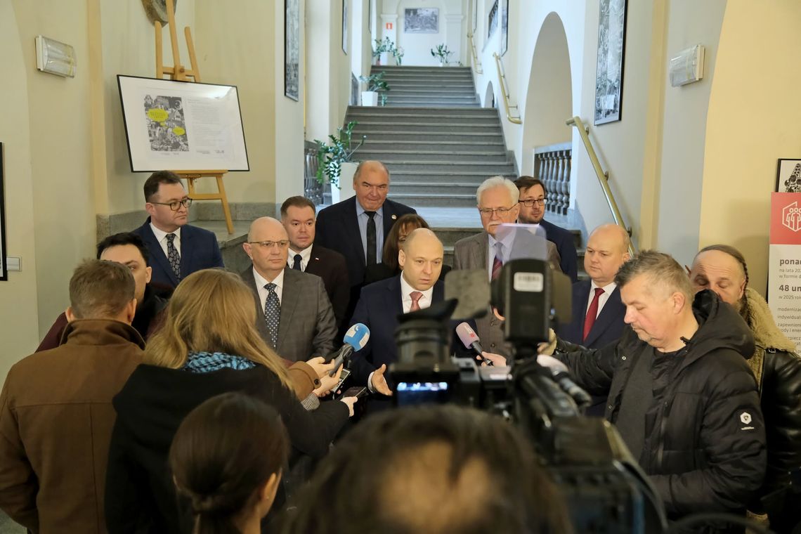 Radni PiS pytają o aferę korupcyjną. Fulara: CBA wiele razy się myliło