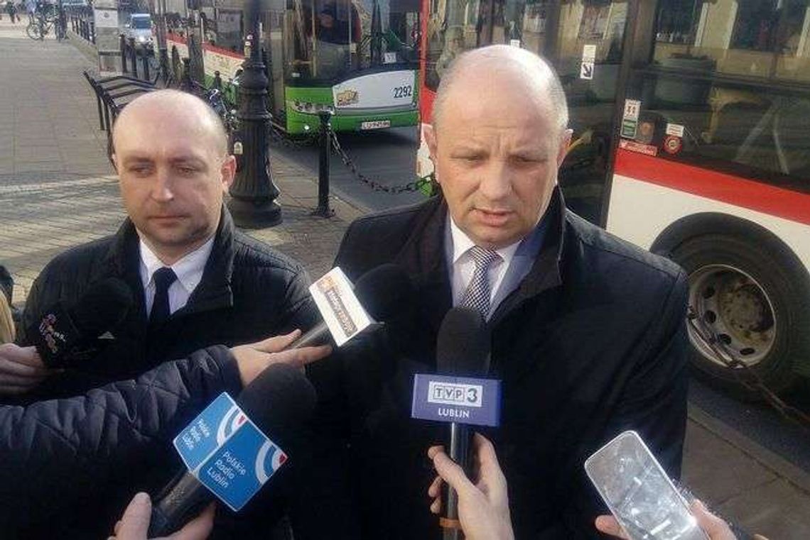 Radni PiS stawiają pod ścianą radnych PO. Dzięki projektowi ma zmaleć ruch na ulicach Radni PiS stawiają pod ścianą radnych PO. Dzięki projektowi ma zmaleć ruch na ulicach