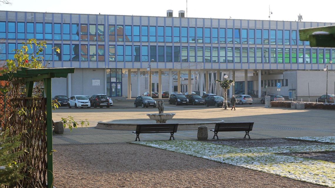 Radni podzieleni w sprawie długu. Jest zgoda na rolowanie